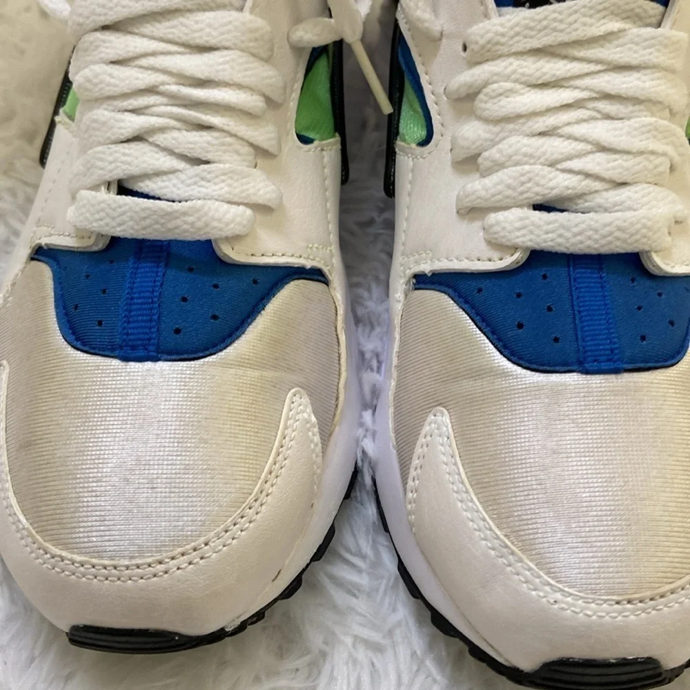 NIKE HUARACHE SCREAM GREEN,WOMEN SNEAKERS.SIZE-6 Y